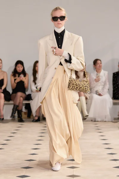 Look 62